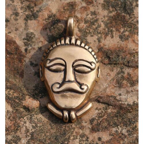 CELTIC HEAD PENDANT - Bronze