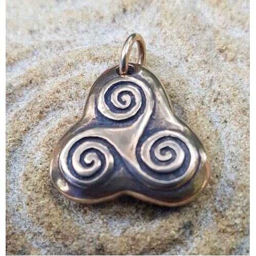 TRISKEL PENDANT - Celtic - Bronze