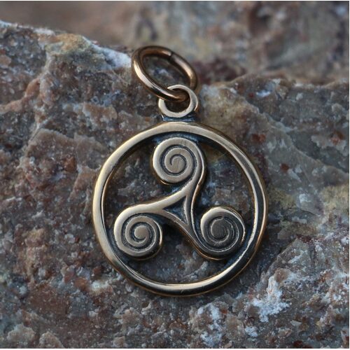 CELTIC TRISKELE PENDANT - Small - Bronze