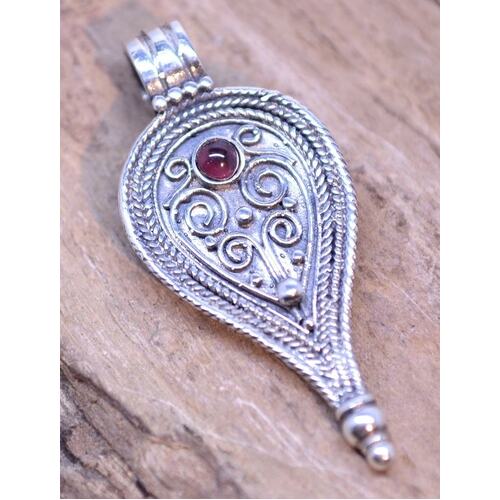 ROMAN PENDANT - 2nd Century - Sterling Silver and Garnet